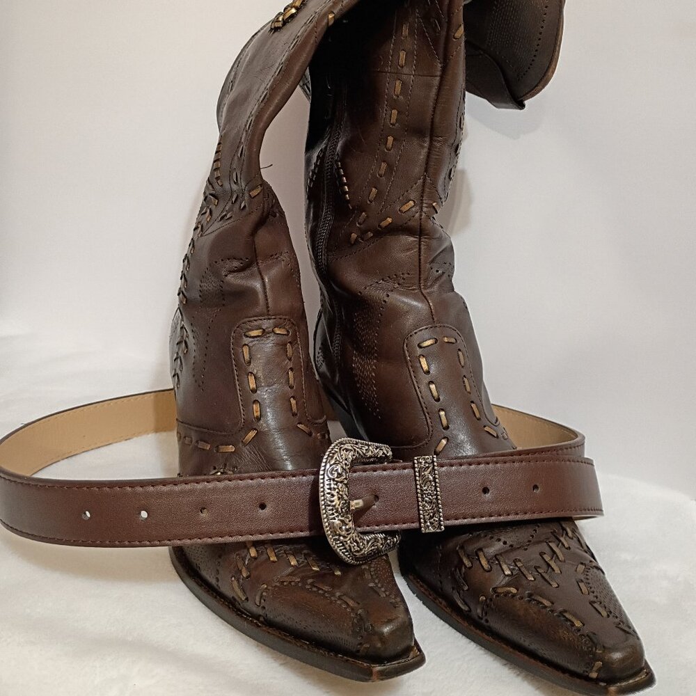 BCBG Western Boots 1990-Y2K Vintage Brown Size 6.5 approx 2 inch heel